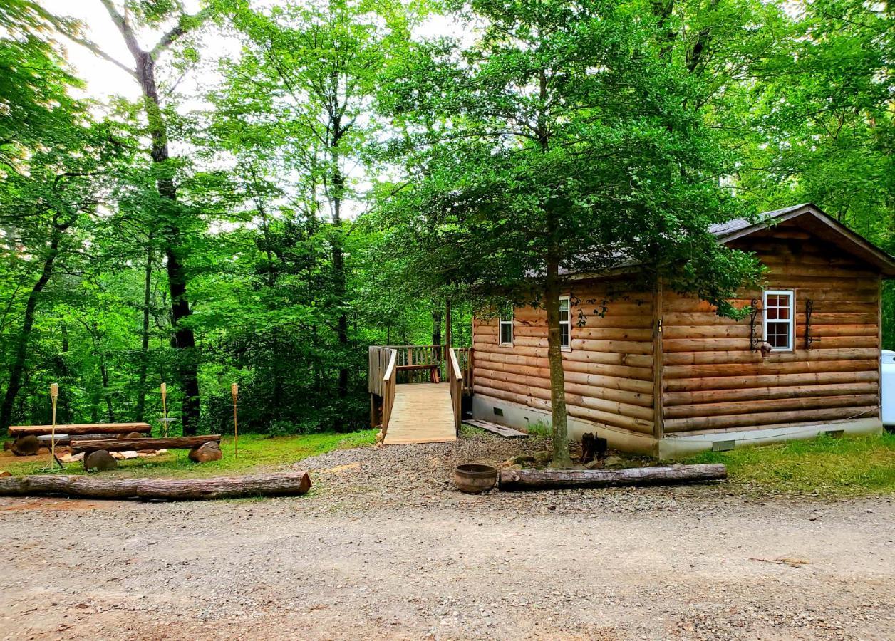 Lil' Log At Hearthstone Cabins And Camping - Pet Friendly Helen Eksteriør billede